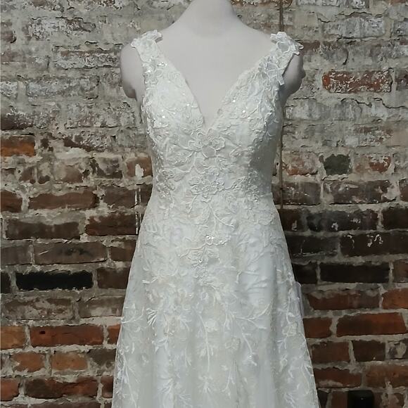 Lulus Bridal Wedding Gown Dress Size Small White Embroidered Beaded Sleeveless - Picture 3 of 14